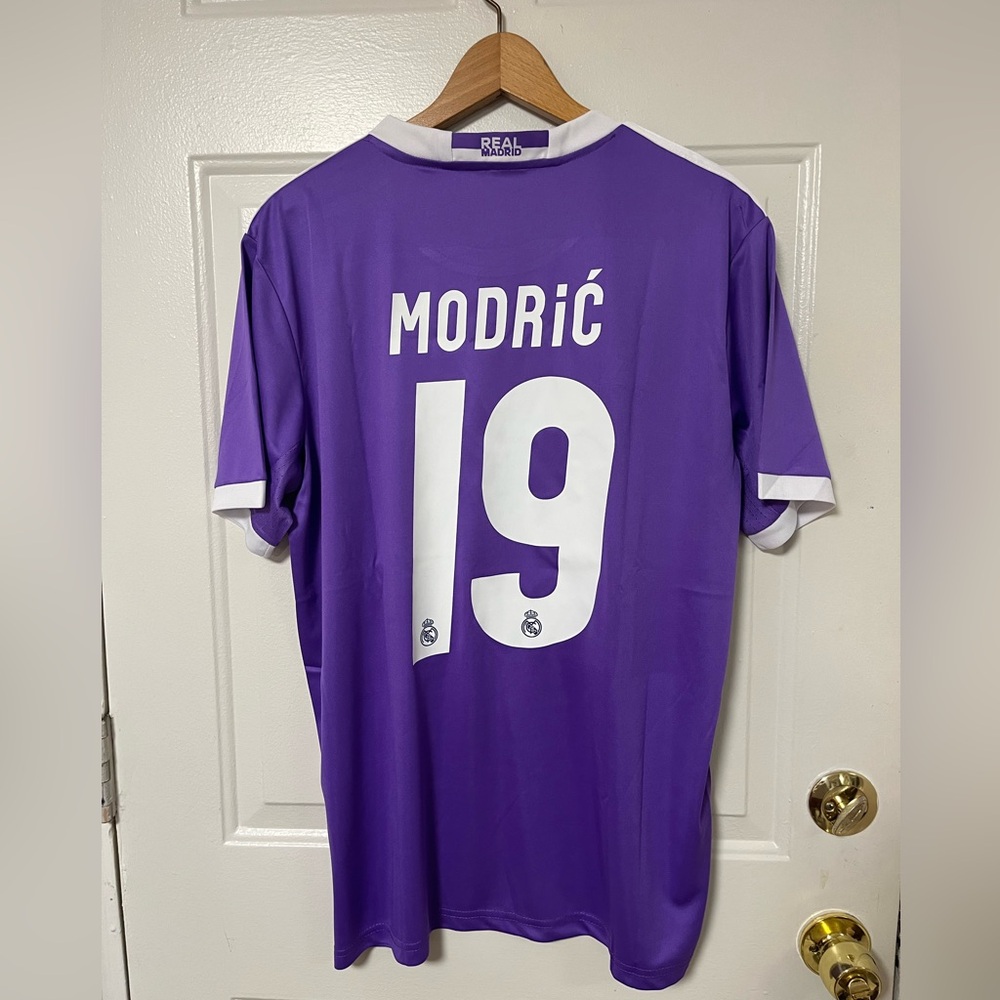 Real Madrid Modric 2016-17 Away size M.